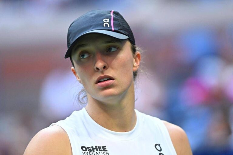 Us Open, Swiatek perde e litiga con un giornalista: “Hai bisogno di una pausa”