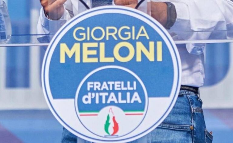 “Cori fascisti in sede FdI a Parma, Meloni condanni”, la richiesta del Pd