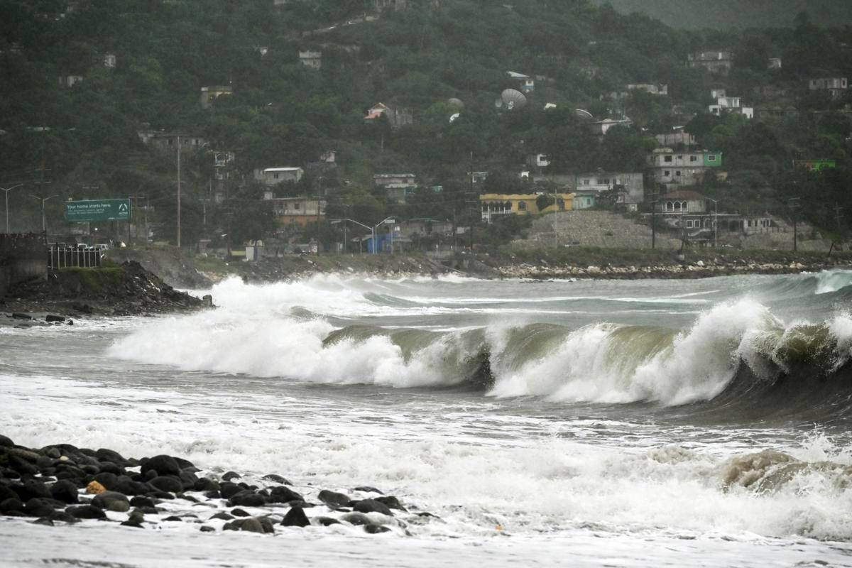 Giamaica, uragano Melissa si rafforza: è il più potente mai registrato sull’isola