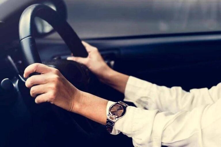 Rc auto in aumento nel 2026, il vademecum per risparmiare: come fare il preventivo