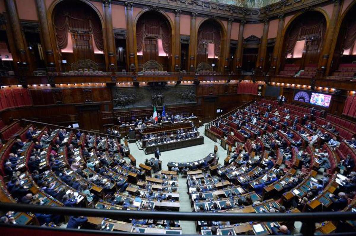 Servizio militare obbligatorio o volontario, ecco le proposte in stand-by in Parlamento