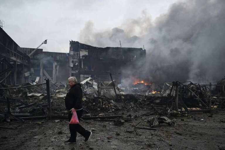 Ucraina, secondo giorno di colloqui ad Abu Dhabi. Russia: “Progressi, ma Europa ostacola”