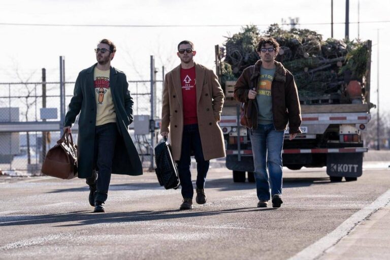 Arriva il film di Natale con i Jonas Brothers, da oggi in streaming