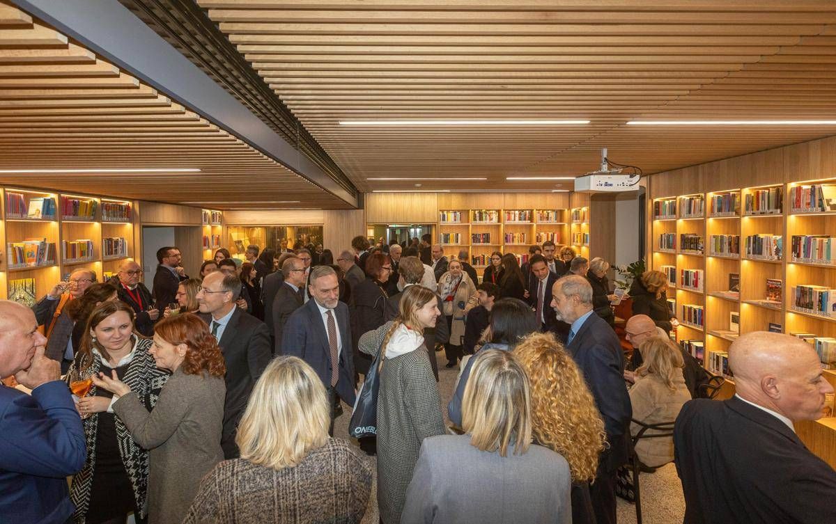Bracco inaugura a Lambrate nuova sede Biblioteca aziendale