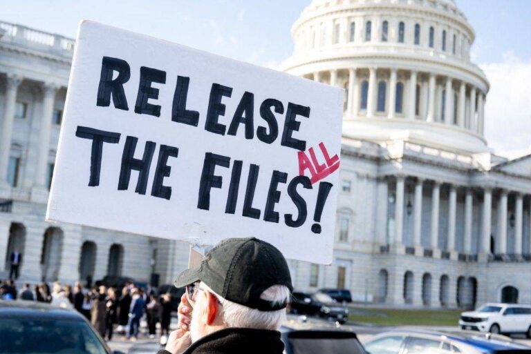 Caso Epstein, dalla Camera Usa il via libera alla divulgazione di tutti i documenti