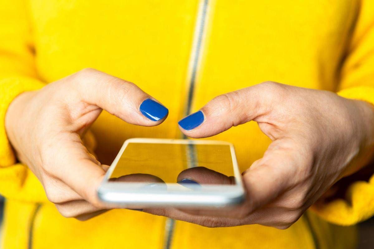 “Frasi contro la violenza sulle donne”, sul web è caccia alla citazione perfetta