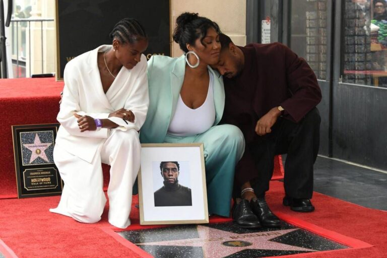 Hollywood omaggia Chadwick Boseman, stella postuma sulla Walk of Fame per ‘Black Panther’