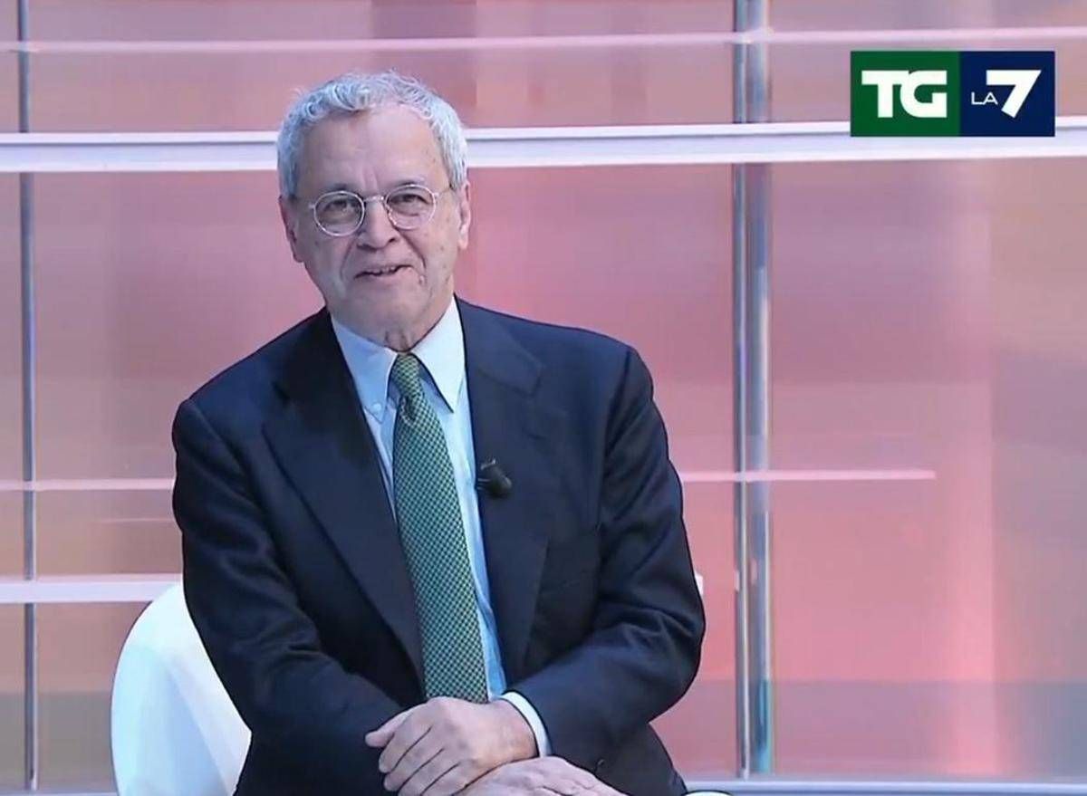 La7, Mentana conduce “tg daltonico” per problema alle luci