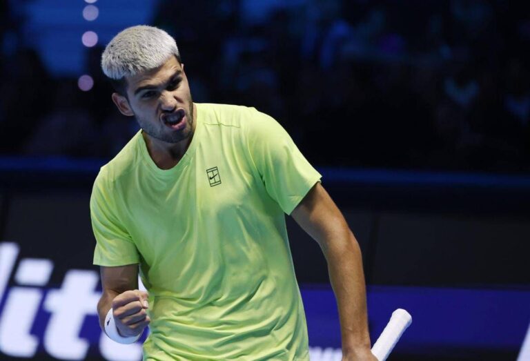 Non gioca Sinner? Alle Atp Finals si tifa Alcaraz. E Carlos ringrazia in italiano