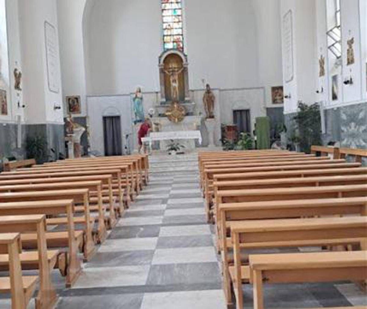 Ostia, feci in chiesa e sull&rsquo;altare: ci sar&agrave; messa di riparazione
