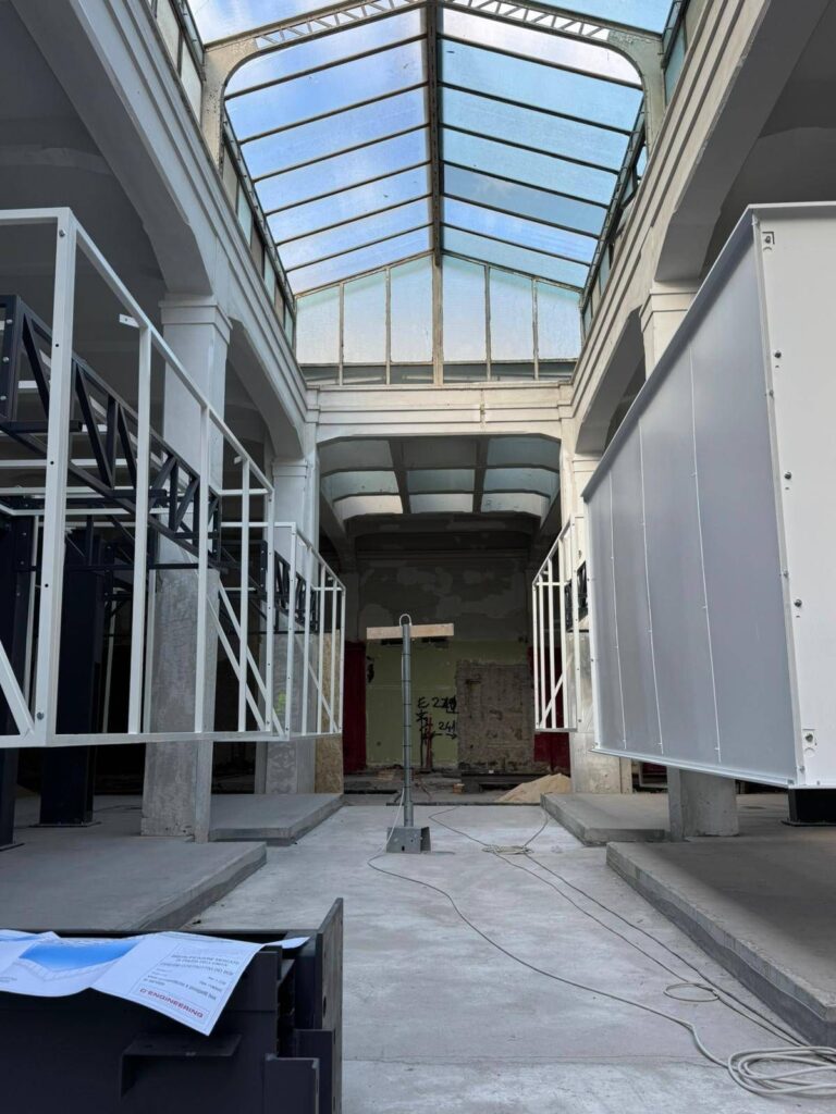 Proseguono lavori nuovo Mercato dell’Unità a Prati, arrivate le prime ‘lanterne’&nbsp;