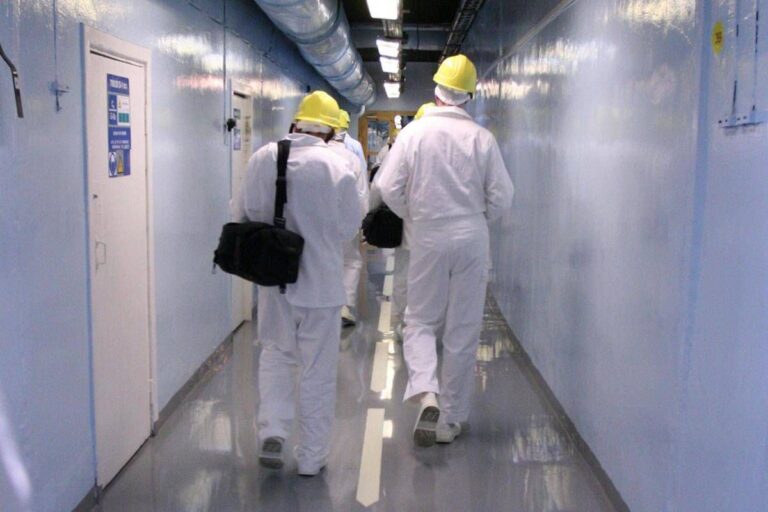 Scienziati iraniani esperti di nucleare in Russia, la missione segreta