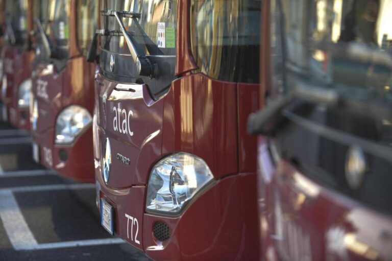 Sciopero 14 novembre, da bus e metro Roma agli studenti: chi si ferma oggi