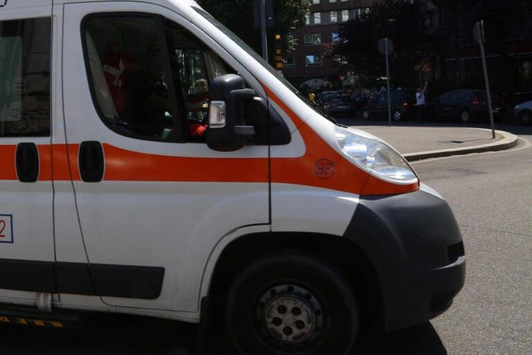 Travolto da muletto in un’azienda del piacentino, muore 64enne