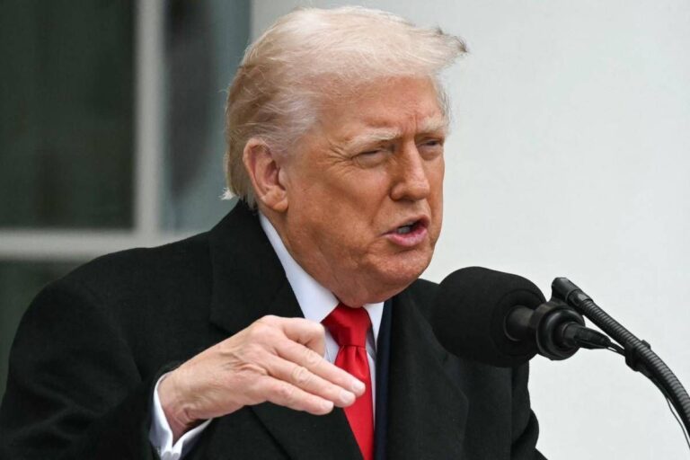 Trump cancella Biden: “Non c’è la sua firma sugli atti, annullo tutto”