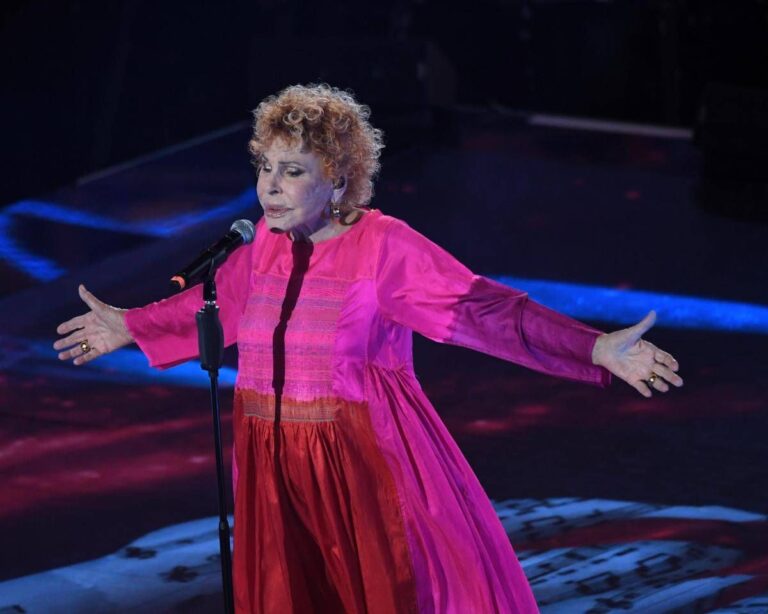 Vanoni, il ricordo oggi a Verissimo: l’ultima intervista a Silvia Toffanin