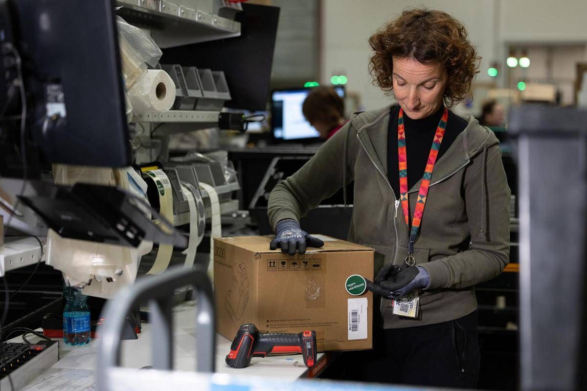 Amazon trasforma centro di distribuzione di Castel San Giovanni nel primo centro resi d’Italia