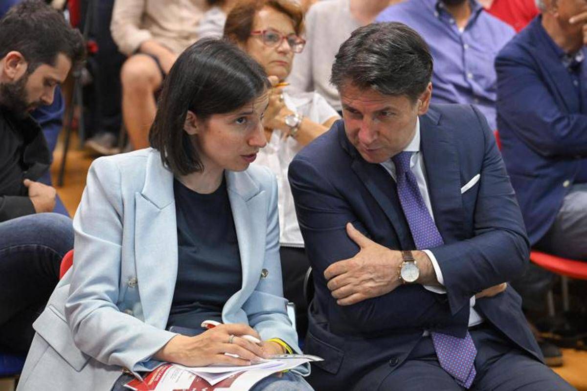 Attacco Usa in Venezuela, Schlein e Conte: “Aggressione di Trump viola diritto internazionale”