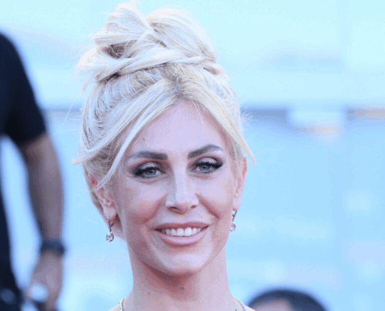 Chi è Paola Caruso, la showgirl ospite oggi a Verissimo: la lotta del figlio Michele