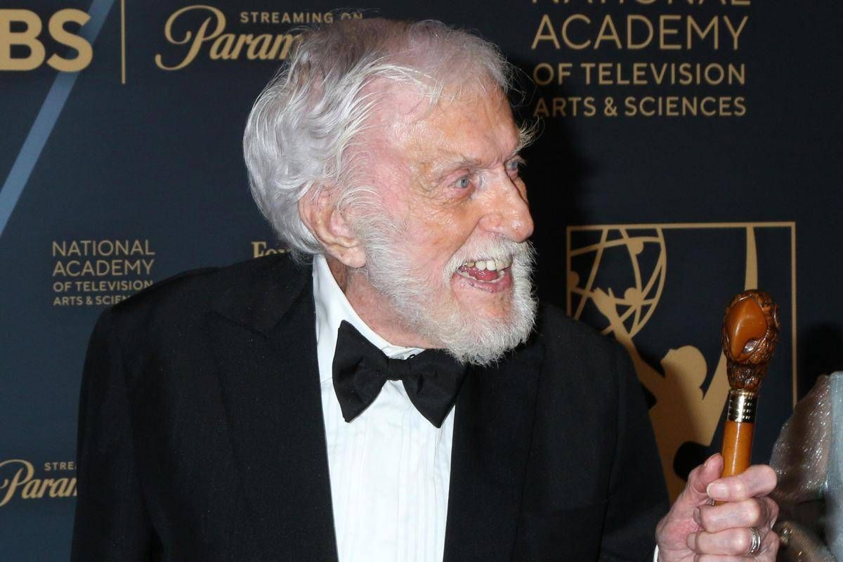Dick Van Dyke compie 100 anni: “Non è abbastanza, si vuole vivere di più”