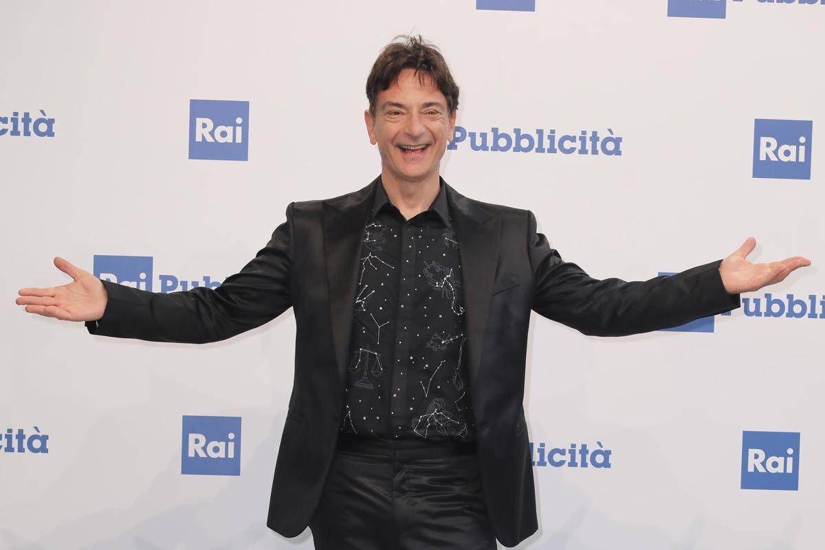 Domenica In, Paolo Fox svela l’Oroscopo 2026: da Venier e Savino, cosa dicono le stelle