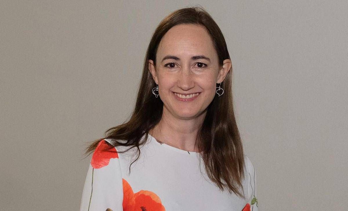 È morta Sophie Kinsella, la scrittrice di ‘I love shopping’ aveva 55 anni