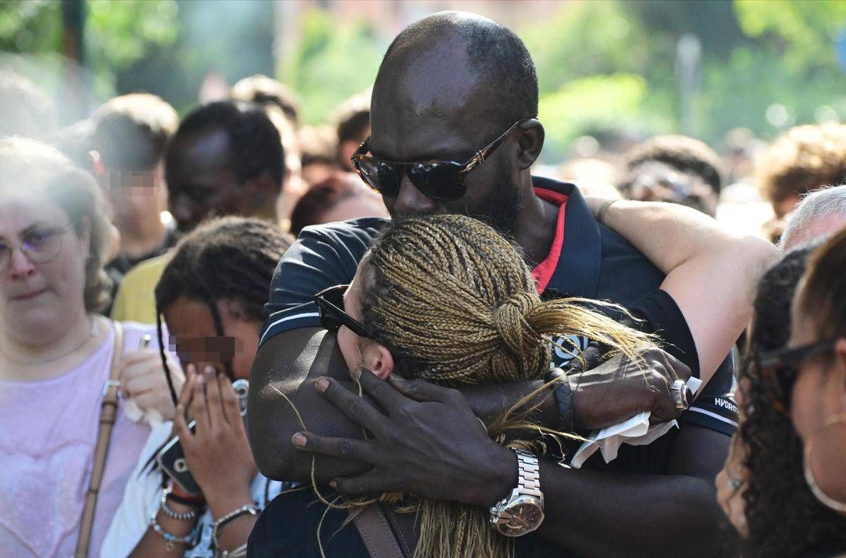 Fallou Sall ucciso per aver difeso un amico, 11 anni a imputato 16enne. Il padre: &ldquo;Una vergogna&rdquo;