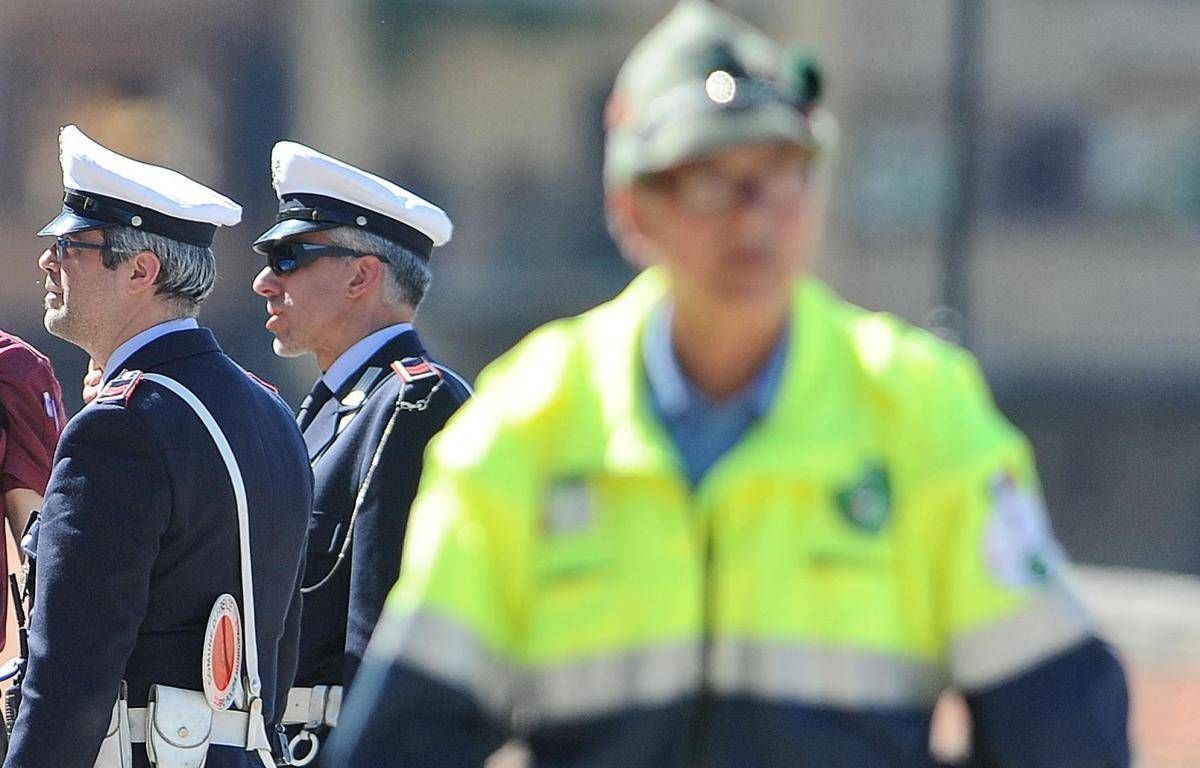 Firenze, macabra scoperta: cadavere nascosto in un baule, in casa anche la madre denutrita