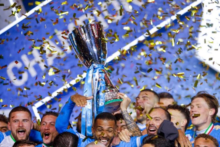 Il Napoli vince la Supercoppa, Conte e Neres battono il Bologna 2-0 in finale