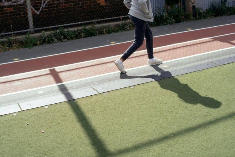 Il ‘falso mito’ dei 10mila passi, ne bastano 7mila per cuore e cervello