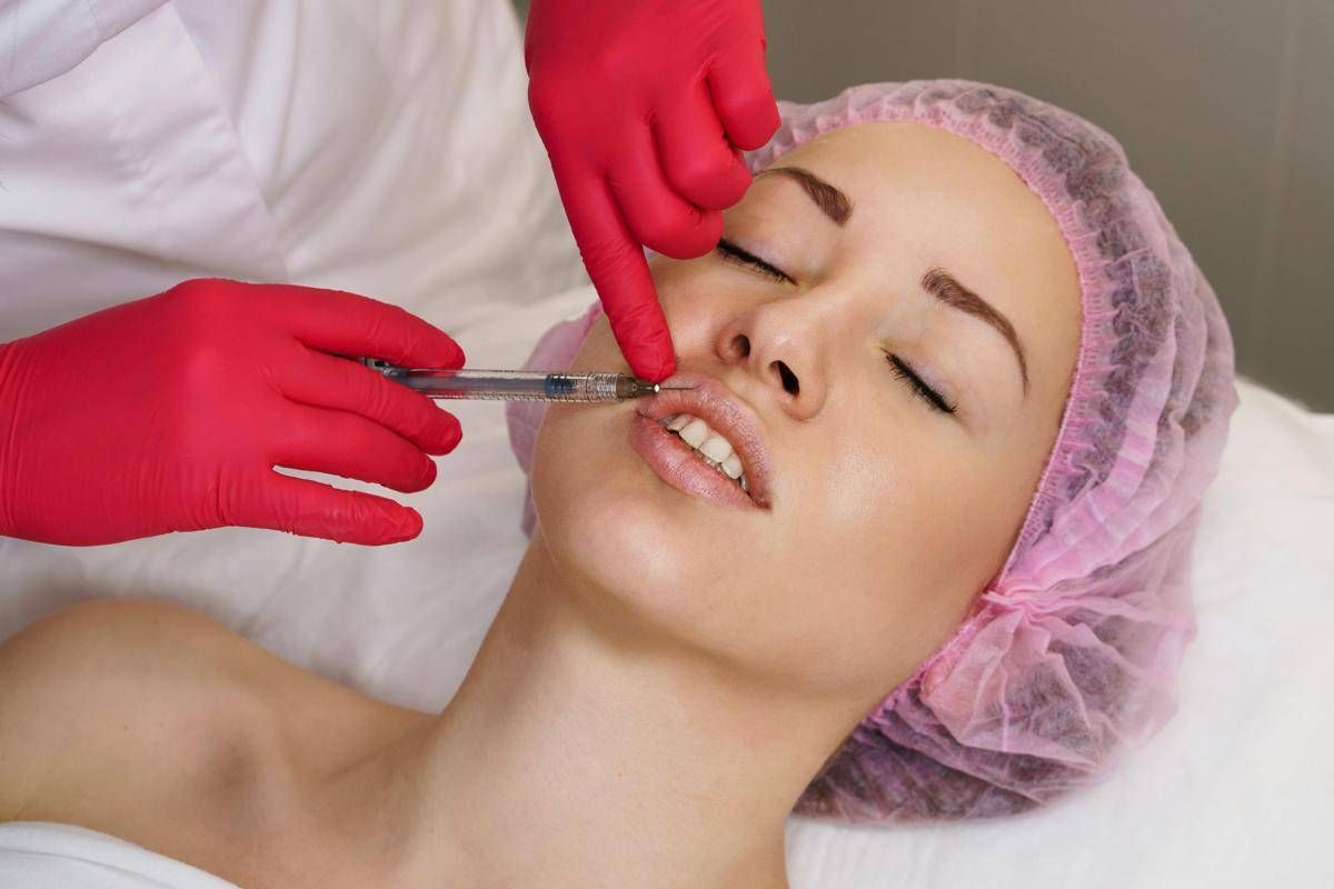 Il ritocco c’è ma non si vede, ecco qual è il trend della medicina estetica 2025