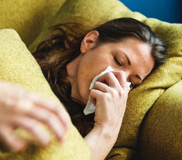 Influenza 2026, il virologo: “Fase acuta superata ma numeri alti per un altro mese”