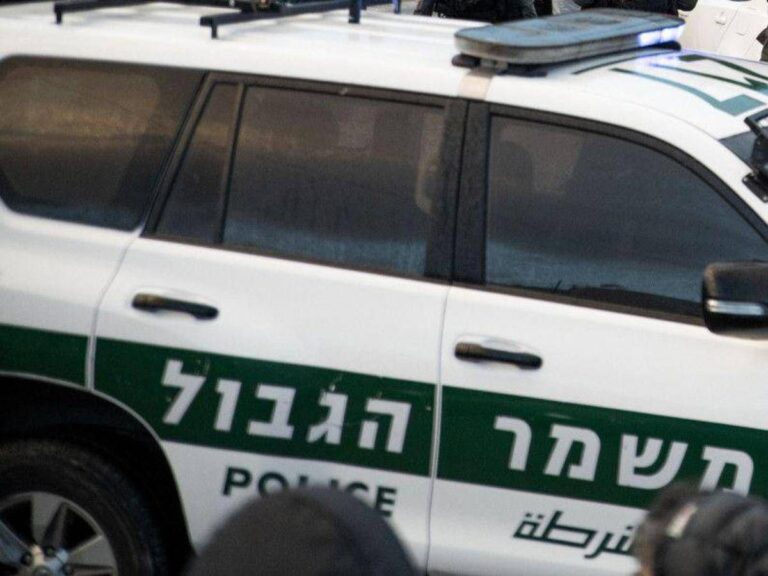 Israele, palestinese uccide due persone nel nord del Paese. Domiciliari al riservista che ha investito un uomo mentre pregava
