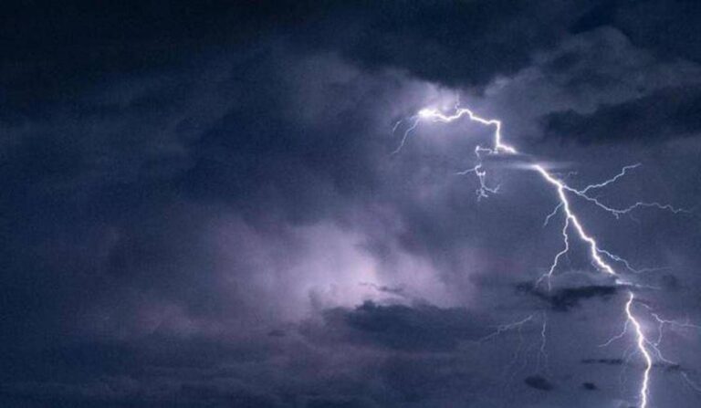 Maltempo sull’Italia, scatta allerta arancione in tre regioni: Sud nel mirino
