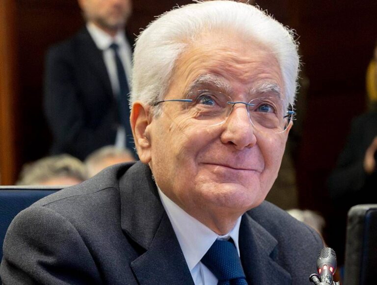 Mattarella: “Nuovi rischi per l’Europa. Spesa per difesa impopolare, ma necessaria”
