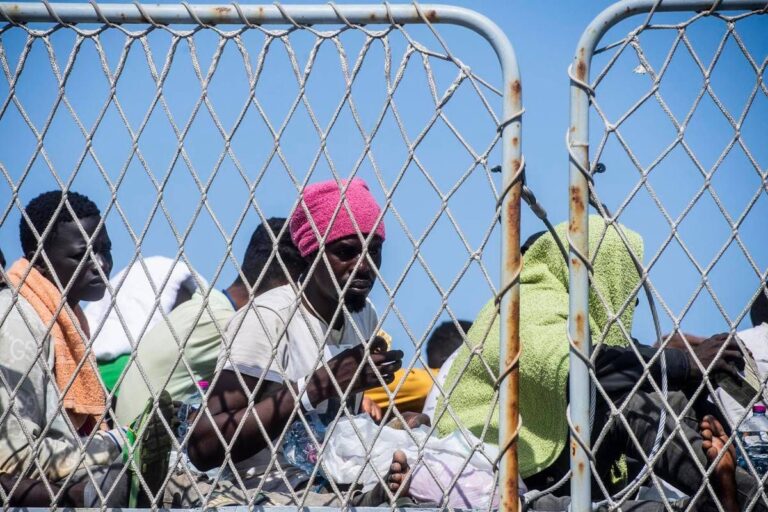 Migranti, accordo Ue su Paesi terzi sicuri: cambiano norme su asilo e rimpatri