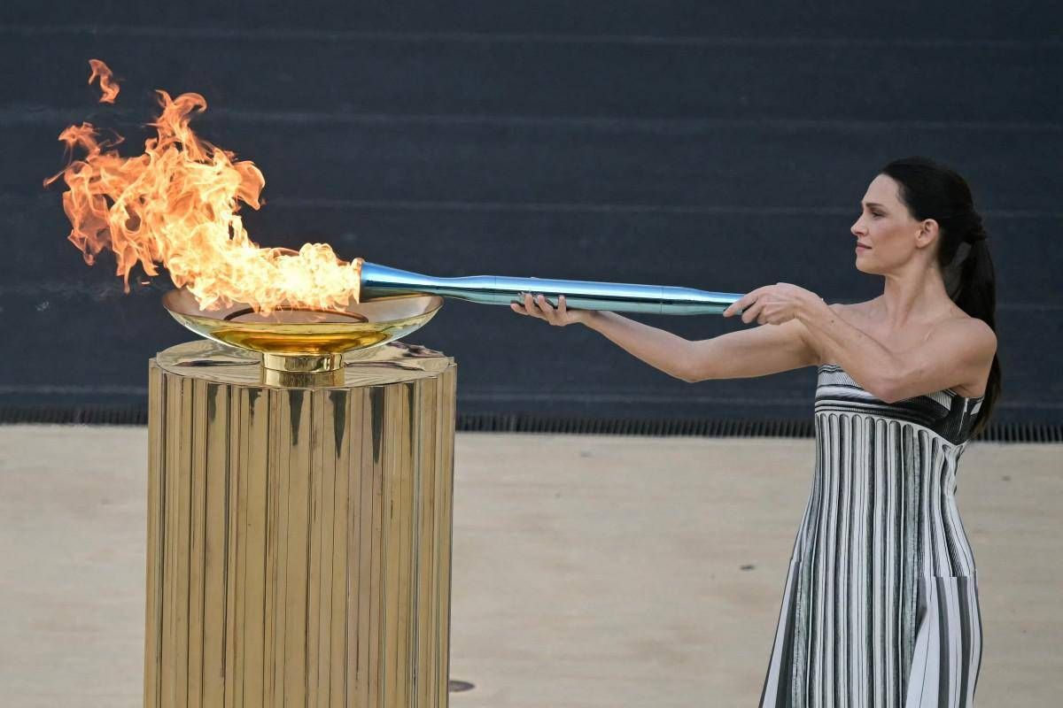 Milano Cortina 2026, fiamma olimpica accolta oggi in Italia da Mattarella
