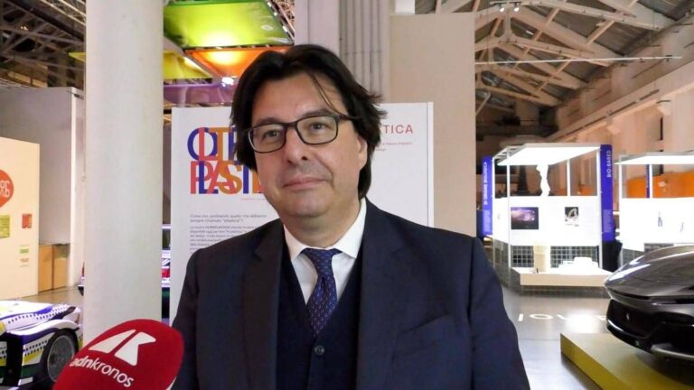 Mostre, Funiciello (Eni): “Oltreplastica offre sguardo su futuro del materiale in relazione a design”