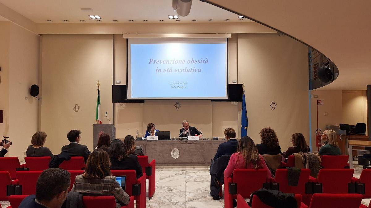 Mulè (Fi): “Oltre 20% adolescenti sovrappeso e 5% obeso, agire in fretta”