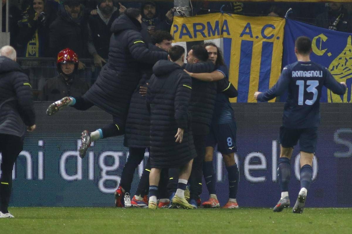 Parma-Lazio 0-1, biancocelesti in 9 vincono con gol di Noslin