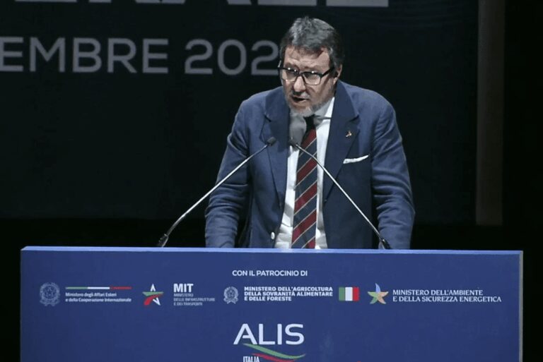 Porti, Salvini: “Entro Natale riforma governance in Cdm”