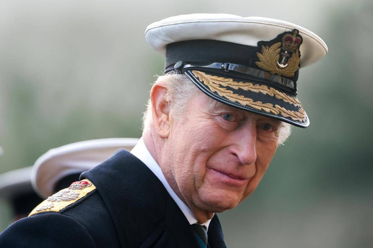 Re Carlo e l’onorificenza… per la tata: il (raro) premio in arrivo nella famiglia reale