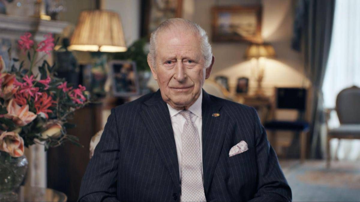 Re Carlo in tv: “La mia terapia contro il cancro potrà essere ridotta nel nuovo anno”