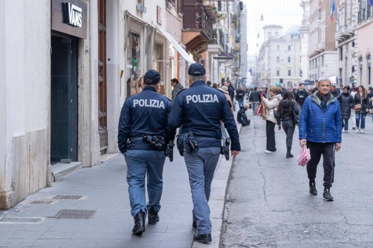 Sicurezza, Viminale: rafforzati controlli per concerti, eventi e mercatini Natale