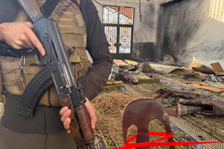 Siria, attacco a moschea di Homs: almeno 8 morti