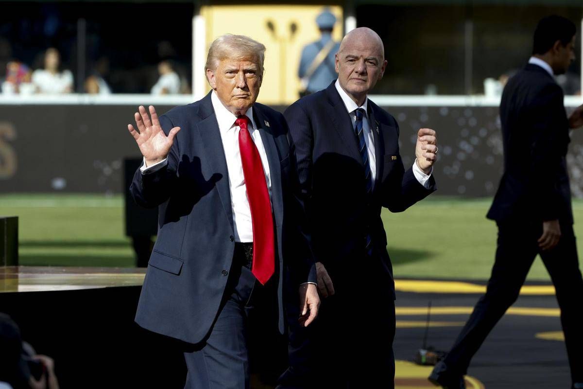 Sorteggio Mondiali 2026, parata di star con Williams e Bocelli. Un premio (per la pace) a Trump