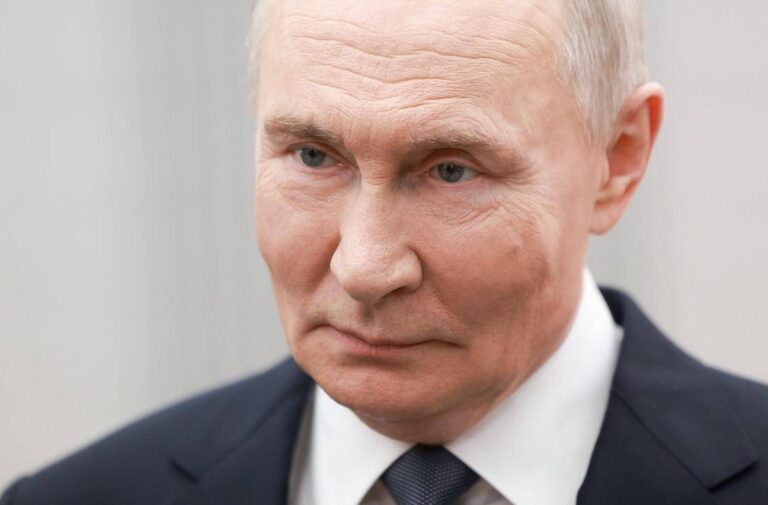 Ucraina, Putin: “Negoziati con Usa complessi. Io e Zelensky vediamo le cose in modo diverso”