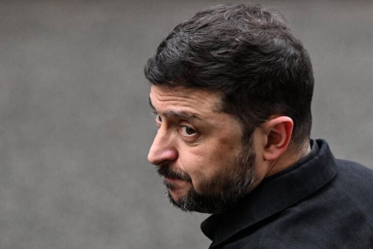 Ucraina, Zelensky a Berlino: “Pronti rinuncia richiesta adesione Nato in cambio garanzie sicurezza”