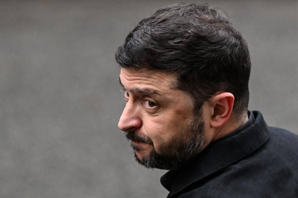 Ucraina, Zelensky a Berlino: “Pronti rinuncia richiesta adesione Nato in cambio garanzie sicurezza”