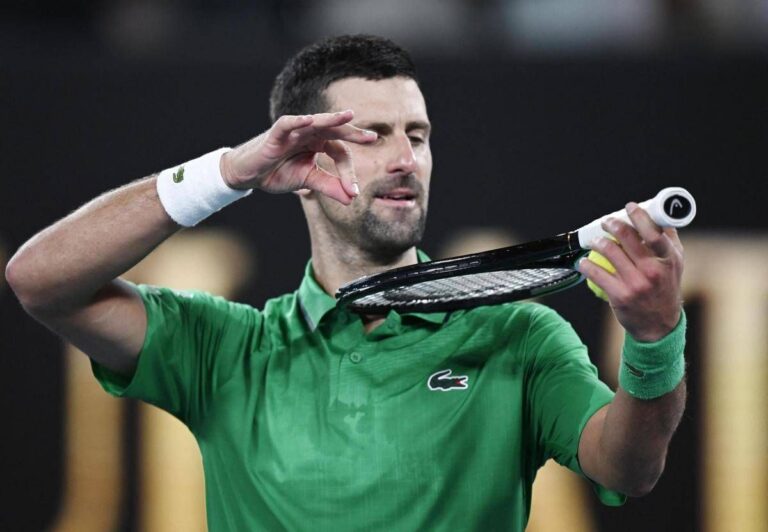 Australian Open, Djokovic già ai quarti: Mensik si ritira